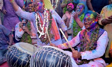 रायपुर प्रेस क्लब के होली मिलन समारोह में मुख्यमंत्री श्री साय हुए शामिल  प्रेस क्लब के रिनोवेशन के लिए 1 करोड़ रुपये की घोषणा पर पत्रकारों ने जताया आभार