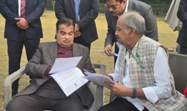 *नितिन गडकरी से मिले  सांसद बृजमोहन, सड़क निर्माण से जुड़े लंबित प्रकरणों के शीघ्र निराकरण की मांग*