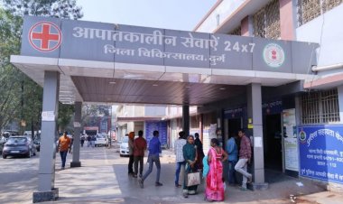 दुर्ग जिला अस्पताल में गंभीर लापरवाही, गर्भ में पल रहे 7 सप्ताह के जिंदा शिशु को बताया मृत, स्टाफ ने गर्भपात की शुरू कर दी थी तैयारी