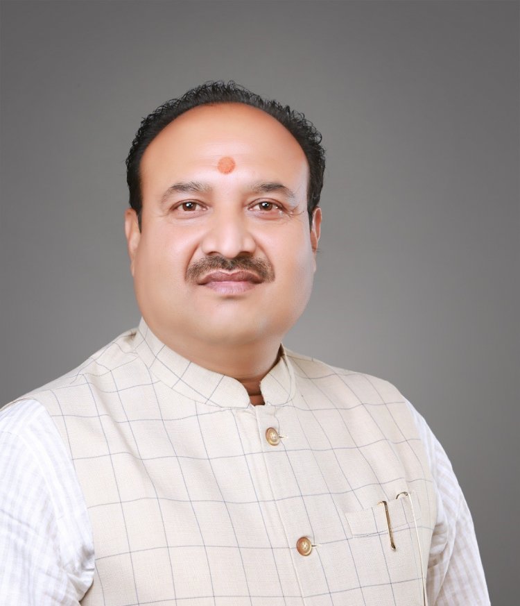 ए.आई.बी.एफ.कोर कमेटी की बैठक सम्पन्न.. सर्व सहमति से पुनः गुणनीधि मिश्रा प्रदेषाध्यक्ष बनाये गये