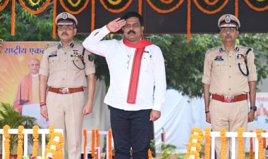 जवानों की भुजाओं की ताकत से बस्तर लाल आतंक से होगा मुक्त - उपमुख्यमंत्री श्री शर्मा  राष्ट्रीय एकता दिवस परेड समारोह में उपमुख्यमंत्री श्री विजय शर्मा हुए शामिल