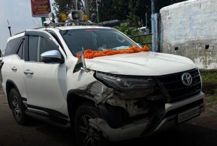 स्वास्थ्य मंत्री जायसवाल की कार ट्रक से टकराई...