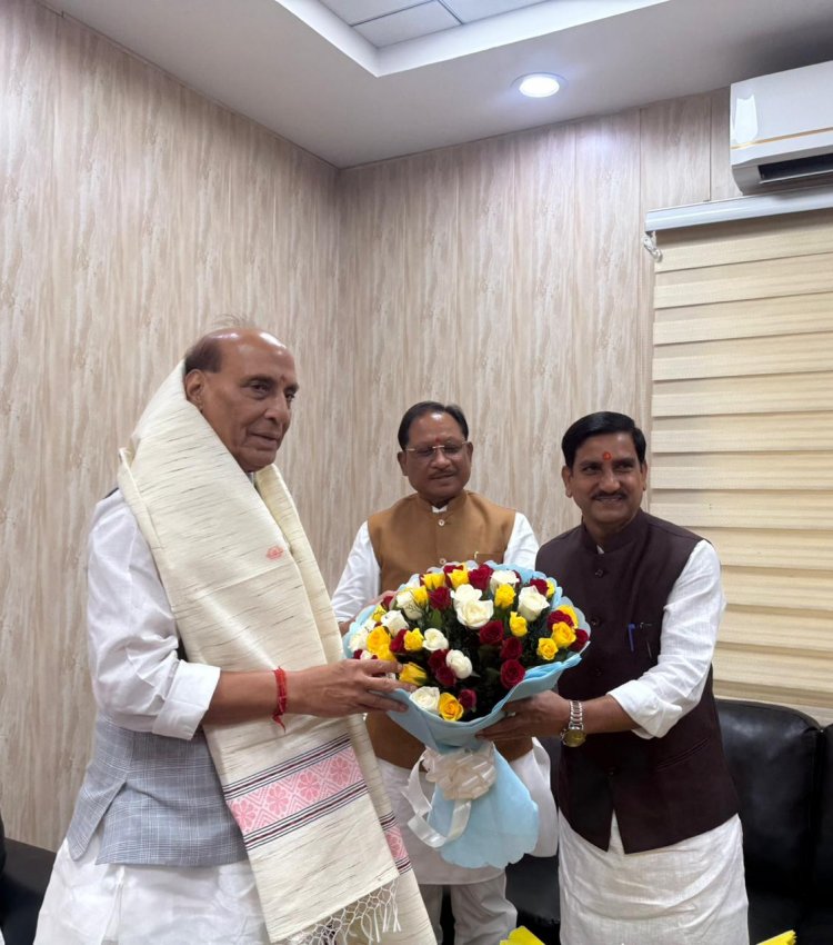 छत्तीसगढ़ के लिए खुशखबरी में रक्षा क्षेत्र में बन रही नई संभावनाएँ, बिलासपुर में फैक्ट्री और कैंटोनमेंट स्थापित करने का केन्द्रीय रक्षा मंत्री ने दिलाया भरोसा