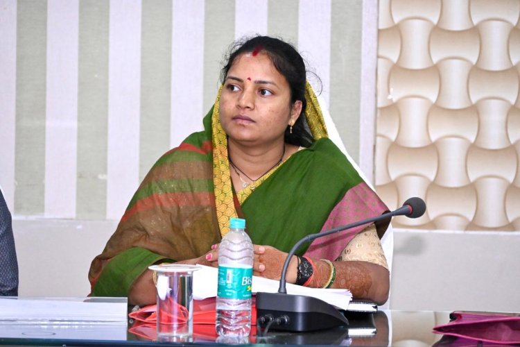 मंत्री श्रीमती लक्ष्मी राजवाड़े ने जनदर्शन में सुनी जनता की समस्याएँ, त्वरित निराकरण के दिए निर्देश