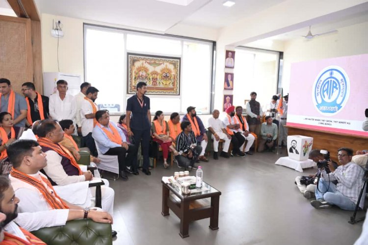 प्लास्टिक कचरे के बदले भोजन देने वाली अनोखी पहल ‘गार्बेज कैफे’ को देशभर में मिली पहचान