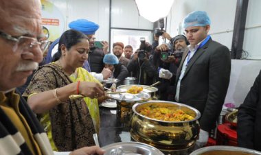 दिल्ली में सिर्फ 5 रुपए में मिलेगा खाना, खुले 45 अटल कैंटीन