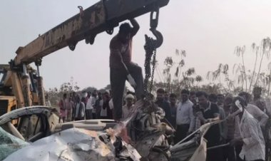 धमतरी में बस-कार की भिड़ंत, CRPF के तीन जवानों समेत 4 की मौत