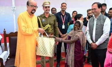 बैगा-बिरहोर आदिवासियों के गांव पहुंचे राज्यपाल, योजनाओं का जाना हाल