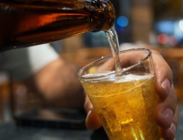 होली के दौरान महज चार दिनों में रायपुर के शराब प्रेमी 58 करोड़ 10 लाख रुपए की शराब गटक गए