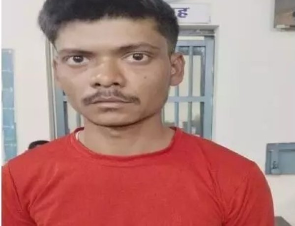 पुलिस को चकमा देकर मेकाहारा से कैदी फरार, दो जेल प्रहरी निलंबित