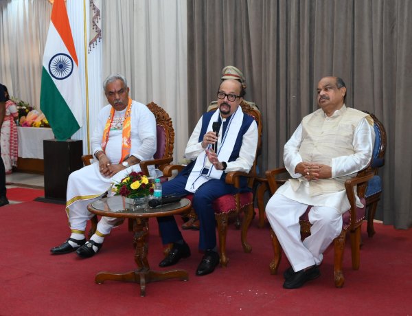 “विद्यार्थी संवाद कार्यक्रम: युवा सपनों को मिला मार्गदर्शन, उज्ज्वल भविष्य की दिशा में प्रेरणादायक पहल”  “पढ़ो, बढ़ो और देश का नाम रोशन करो”—पुरंदर मिश्रा का युवाओं को संदेश