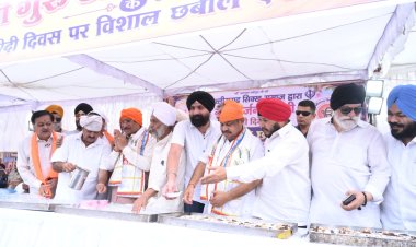 श्री गुरु अर्जन देव जी के 420वें शहीदी वर्ष पर विशाल छबील (मीठा शरबत) सेवा कार्यक्रम में विधायक पुरन्दर मिश्रा हुए शामिल