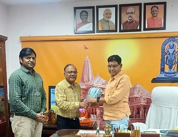 उच्च शिक्षा मंत्री से मिले कुलपति प्रो. दयाल