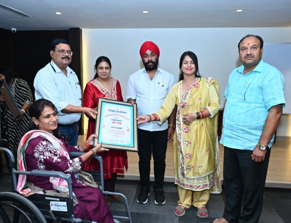 प्रत्युषा रायपुर छत्तीसगढ़ द्वारा रायपुर छत्तीसगढ़ द्वारा शनिवार दिनांक 16 मई 2026 को मैग्नेटो मॉल के संतोष हॉल रायपुर में आयोजित अंतरराष्ट्रीय मातृ दिवस प्रसूति सम्मान एवं शपथ ग्रहण समारोह
