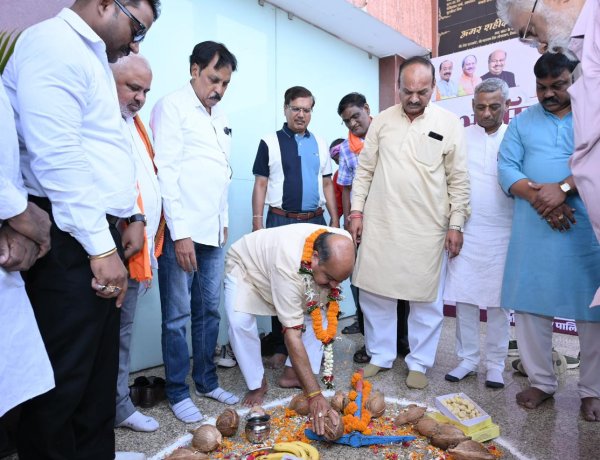 उत्तर विधानसभा क्षेत्र में विकास की लगातार सौगात — विधायक श्री पुरन्दर मिश्रा ने 22 विकास कार्यों का किया भूमिपूजन
