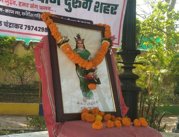 राजेंद्र पार्क में गूंजा छत्तीसगढ़ महतारी का जयकारा, क्रांति सेना ने किया भव्य महाआरती का आयोजन दुर्ग