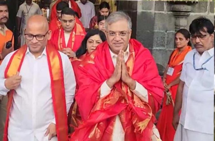 सीईसी ज्ञानेश कुमार ने परिवार के साथ भगवान श्री वेंकटेश्वर स्वामी की पूजा की