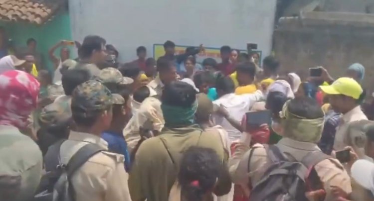 वन विभाग की टीम पर हमला: 166 अतिक्रमणकारियों को गिरफ्तार करने पहुंची थी टीम