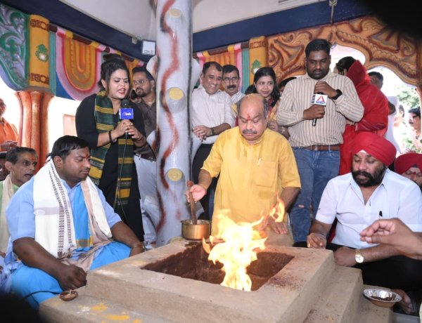 मोदी जी के सफल 12 वर्षों को पुरंदर मिश्रा ने श्रद्धा और संस्कारों के साथ किया नमन, जगन्नाथ मंदिर में हुआ भव्य धार्मिक आयोजन