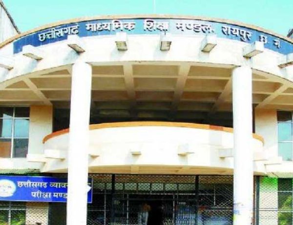अंकसूची के इंतजार में लाखों छात्र, एडमिशन पर मंडराया संकट