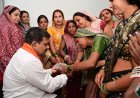 बिहान की दीदियों ने विजय शर्मा को राखी बांधकर दी बधाई