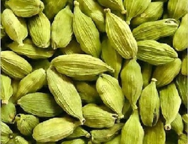पेट की जलन और गैस से राहत दिलाने में बेहद कारगर है इलायची
