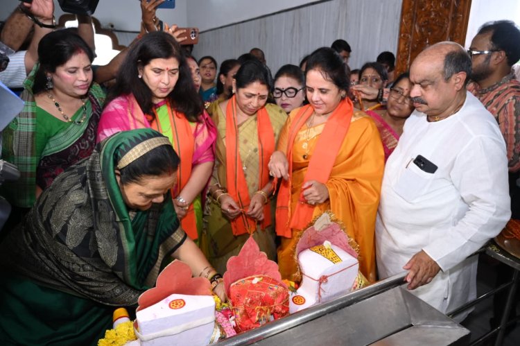 मातृशक्ति की आस्था का अद्भुत संगम, पुरन्दर मिश्रा के नेतृत्व में 2100 महिलाओं ने भगवान जगन्नाथ को अर्पित किया रक्षा सूत्र