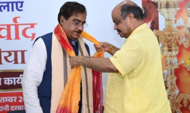 भाजपा वरिष्ठ नेता अशोक बजाज से आत्मीय भेंट कर विधायक पुरन्दर मिश्रा ने दी जन्मदिन की शुभकामनाएं