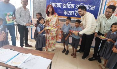 " विश्व साक्षरता दिवस के अवसर पर रोटरी क्लब ऑफ  रायपुर और BNI Icons द्वारा  स्टेशनरी सामग्री  वितरित "