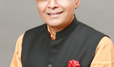 युवाओं के आत्मविश्वास और व्यक्तित्व विकास की दिशा में एक मील का पत्थर- मंत्री श्री टंक राम वर्मा  उच्च शिक्षा विभाग की विशेष पहल  छत्तीसगढ़ के जनजातीय क्षेत्रों के युवाओं का अंग्रेजी सम्प्रेषण कौशल संवरेगा