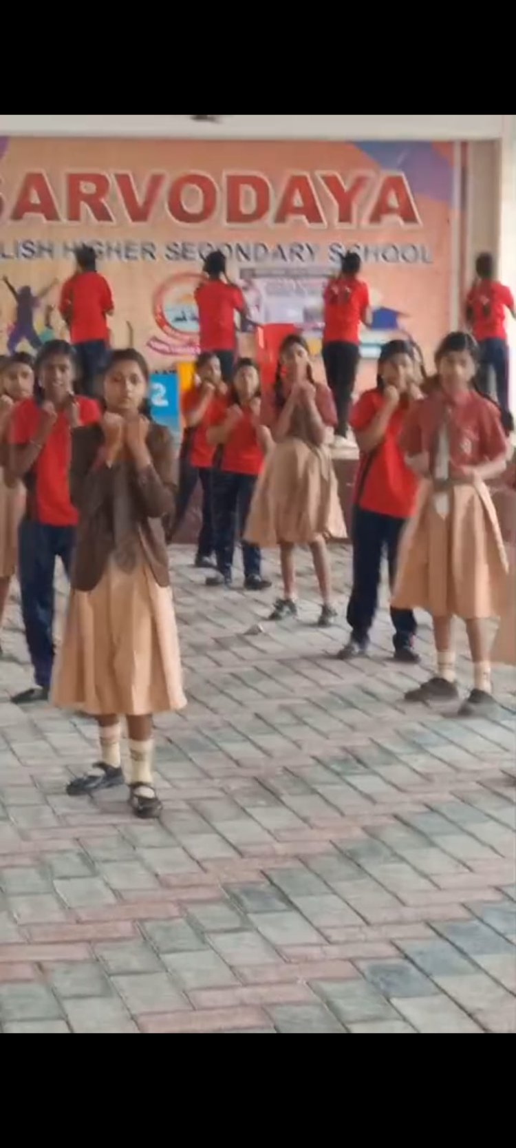 इनरव्हील क्लब ऑफ़ धमतरी के द्वारा सर्वोदय हायर सेकेंडरी इंग्लिश स्कूल   में 25 अगस्त से 3 सितंबर तक जूडो और कराटे  का प्रशिक्षण