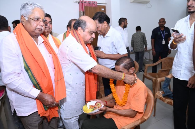 वृद्धजनों के बीच सेवा-संवेदना के साथ मनाया प्रधानमंत्री नरेंद्र मोदी का जन्मदिवस : पुरन्दर मिश्रा