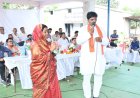जनसेवा के संकल्प से जनविश्वास की नई इबारत लिख रहे नवीन अग्रवाल, पांच गांवों में पहुंचकर सुनीं समस्याएं  जनचौपाल अभियान के तीसरे दिन बरोंडा से पिकरीडीह तक जनसंवाद, जिला पंचायत सीईओ सहित भाजपा पदाधिकारियों की रही सक्रिय सहभागिता