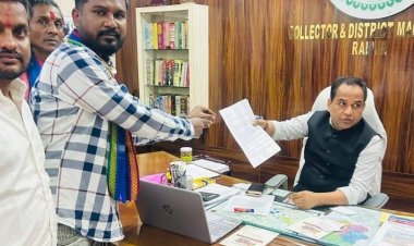 CEC के इस्तीफे के मांग, कांग्रेस ने राष्ट्रपति के नाम कलेक्टर को सौंपा ज्ञापन