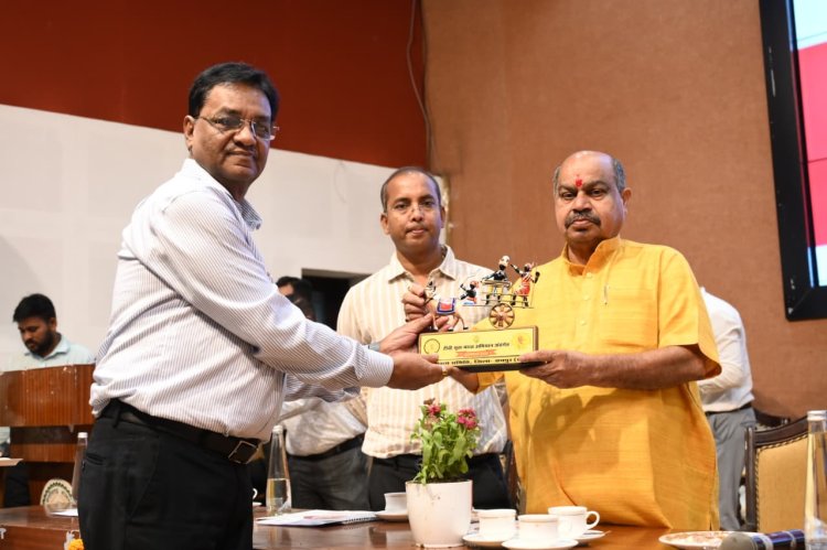 टीबी के खिलाफ जनजागरूकता अभियान को मजबूती, ‘जोश टीम’ के शुभारंभ में शामिल हुए विधायक पुरन्दर मिश्रा  टीबी के खिलाफ जनजागरूकता की नई पहल, ‘जोश टीम’ का शुभारंभ  टीबी मुक्त भारत के संकल्प को जन-जन तक पहुंचाएगी ‘जोश टीम’