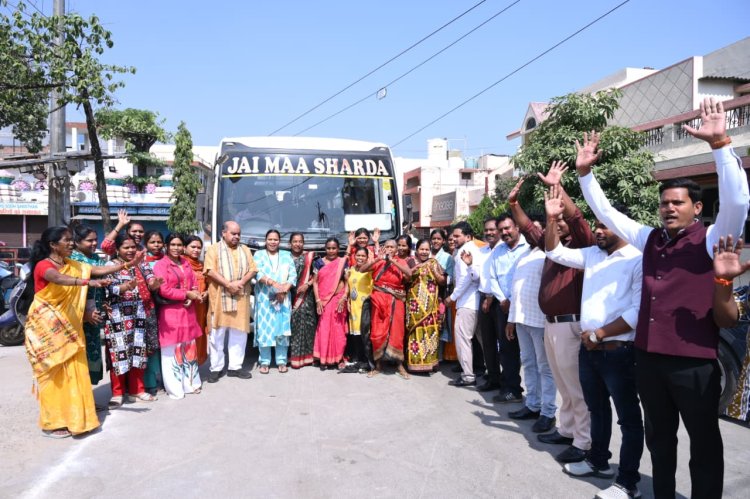 माँ जतमई एवं माँ घटारानी के पावन दर्शन हेतु मातृशक्तियों को विधायक पुरन्दर मिश्रा ने किया रवाना  श्रद्धा, भक्ति और आस्था के साथ मातृशक्तियों की धार्मिक यात्रा का शुभारंभ
