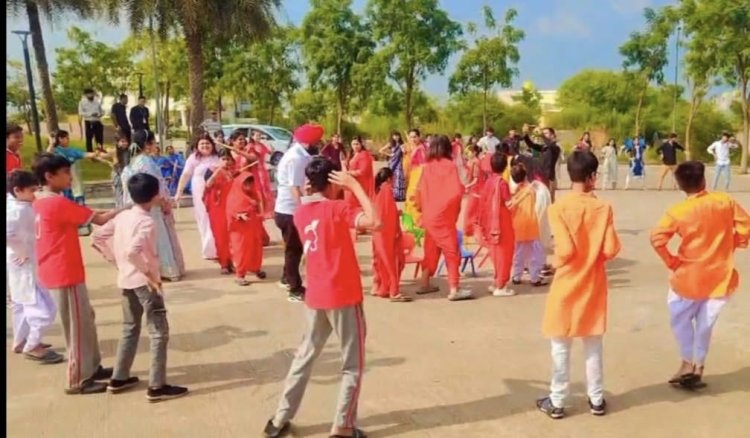 दिव्यरूपेण गरबा कन्या पूजन कन्या भोज का भव्य आयोजन किया प्रत्युषा फाउंडेशन ने